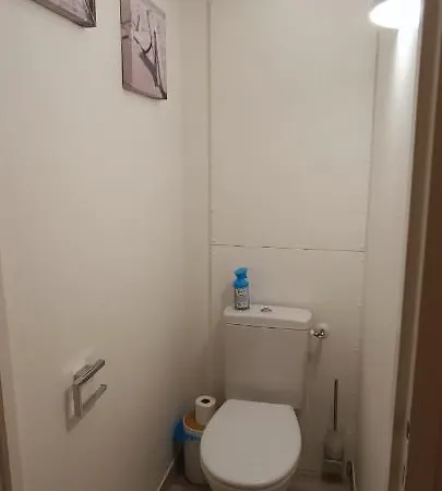 - Confort Moderne & Stationnement A La Chaume شقة