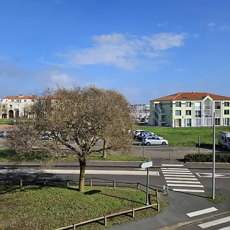 - Confort Moderne&stationnement à La Chaume Les Sables-dʼOlonne