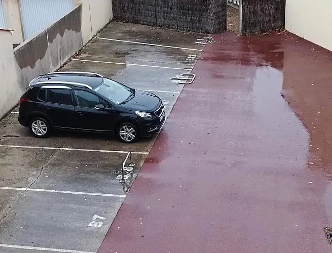 - Agreable Appartement-place De Parking Privee Les Sables-dʼOlonne