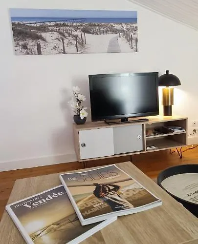 - Confort Moderne & Stationnement A La Chaume