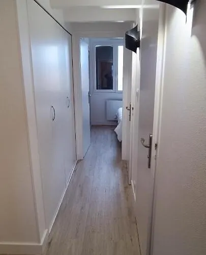 - Agreable Appartement-place De Parking Privee Appartement