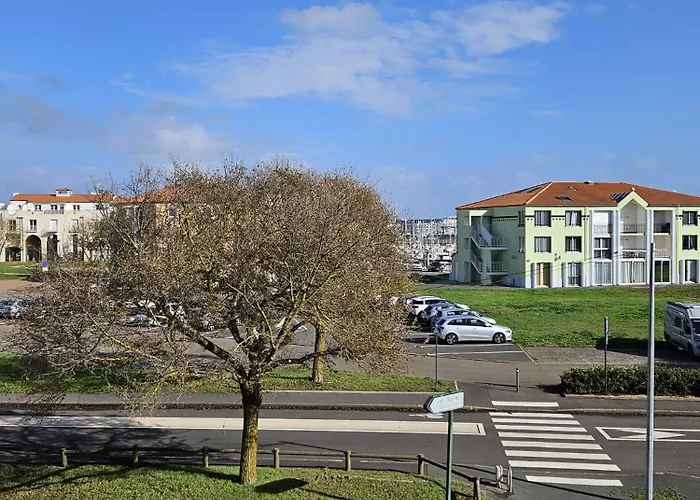 - Agreable Appartement-place De Parking Privee Les Sables-dʼOlonne