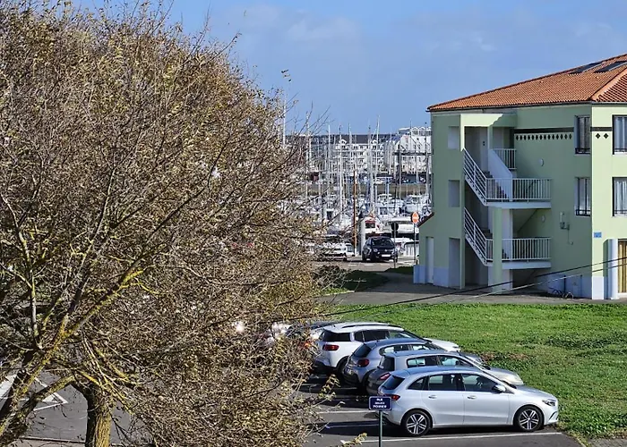 - Agreable Appartement-place De Parking Privee Les Sables-dʼOlonne